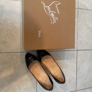 Size 38 black leather open row Christian Louboutin pumps